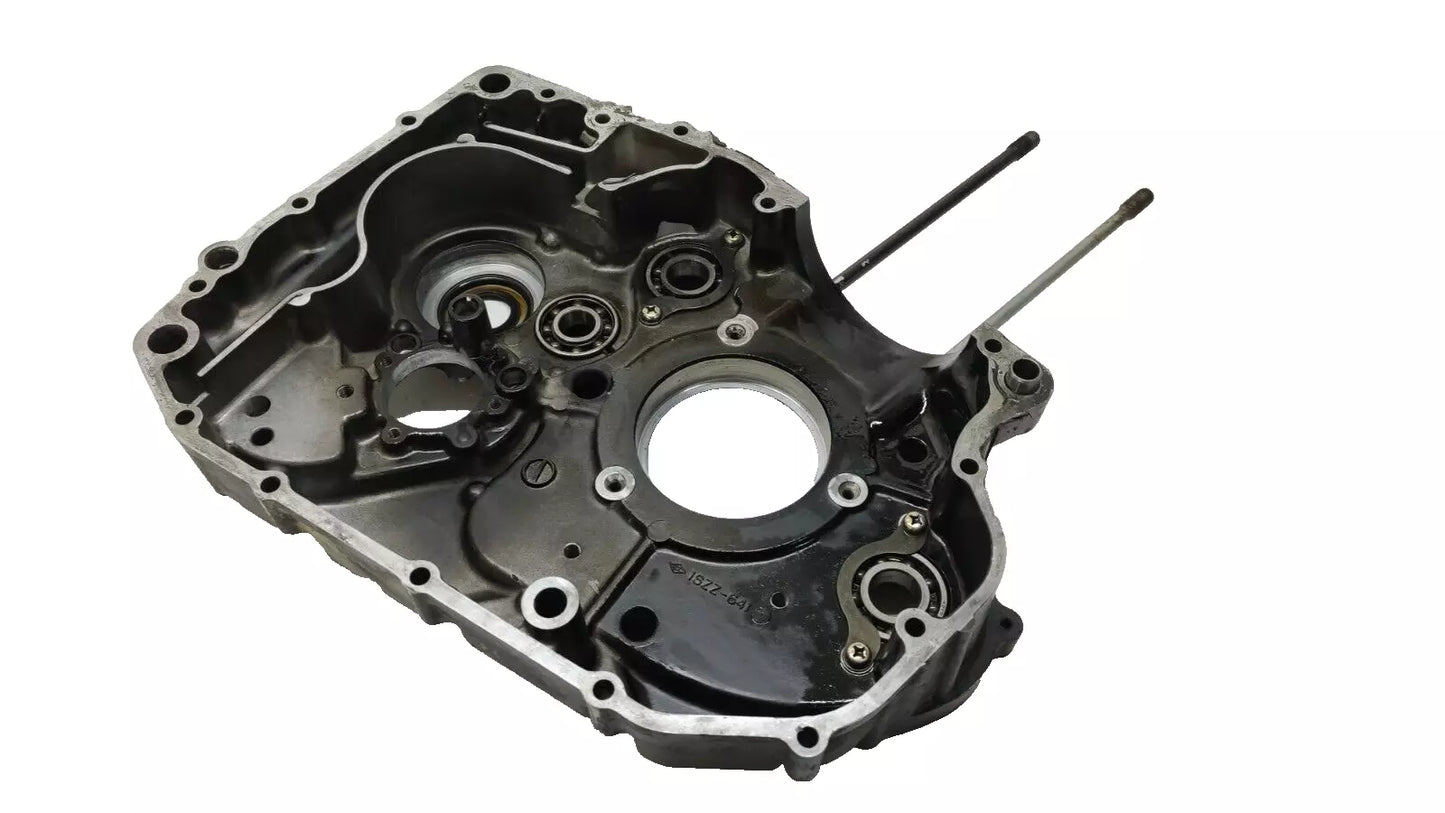 Carter central gauche Suzuki 600 DR 1985-1989 Réf : 11300-14A05-000