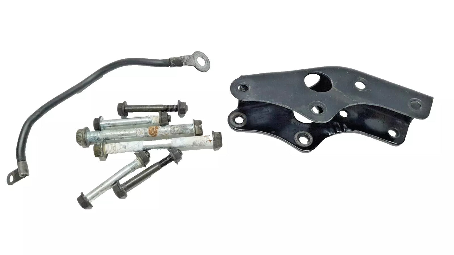 Supports moteur Honda CM 125 Custom 1985 Réf : 50351-KB4-000ZA