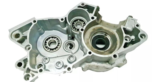 Carter moteur central gauche Yamaha DT125LC 1987 n°2 Réf : 10V-15111-01-00