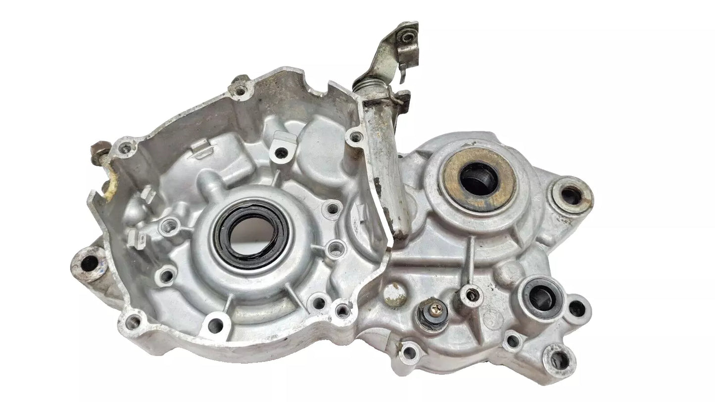 Carter moteur central gauche Yamaha DT125LC 1987 n°9 Réf : 10V-15111-01-00