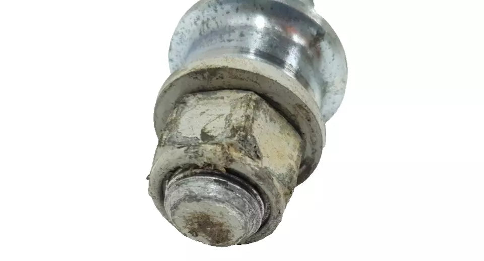 Axe de roue arrière Suzuki TSR 125 1994 Réf : 64711-03D00-000
