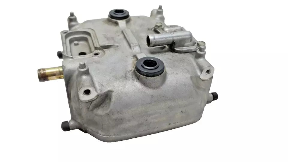 Couvre culasse arrière Honda Varadero 125 2006 Réf 12320-KPC-D20 1/2
