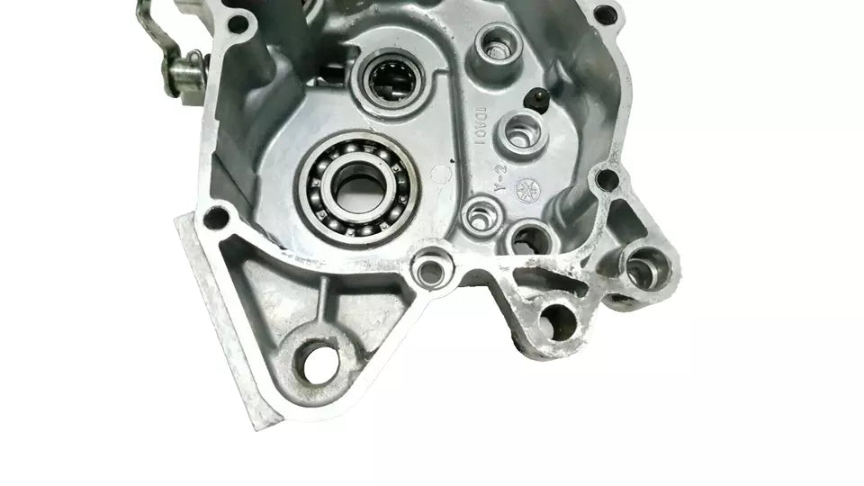 Carter moteur central gauche Yamaha DT125LC 1987 n°2 Réf : 10V-15111-01-00