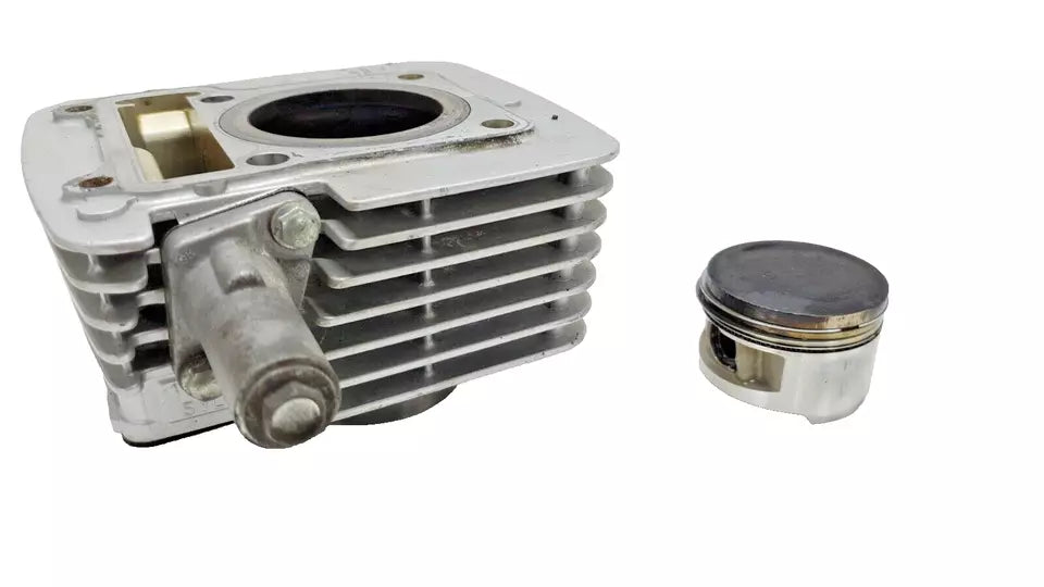 Cylindre & piston 54mm Yamaha XT125X 2008 n°2 Réf : 5VLE13101000