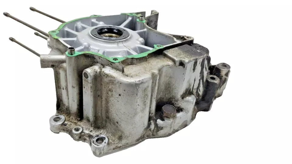Carter moteur central G Honda CM 125 Custom 1997 Réf : 11200-KC2-770