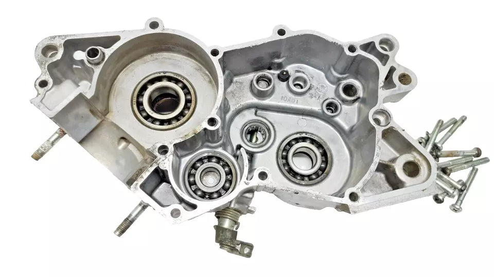 Carter moteur central gauche Yamaha DT125LC 1987 n°5 Réf : 10V-15111-01-00