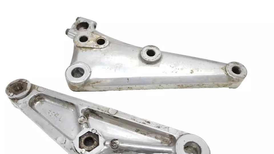 Support de reposes pieds Honda CB125T 1978 n°2 Réf : 50610-399-000