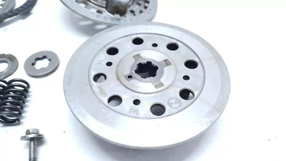 Embrayage incomplet Yamaha YBR 125 2010 n°2 Réf : 5VLE63001000