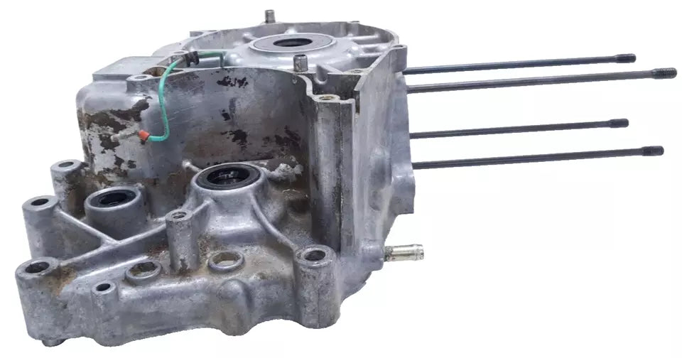 Carter moteur central gauche Honda CB 125T 1980 n°2 Réf 11200-399-000