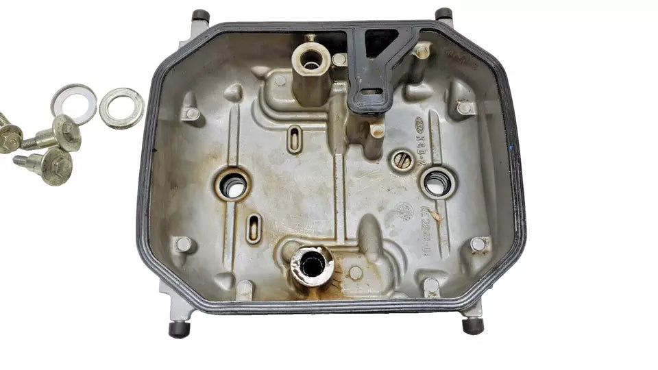 Couvre culasse arrière Honda Varadero 125 2006 Réf 12320-KPC-D20 1/2