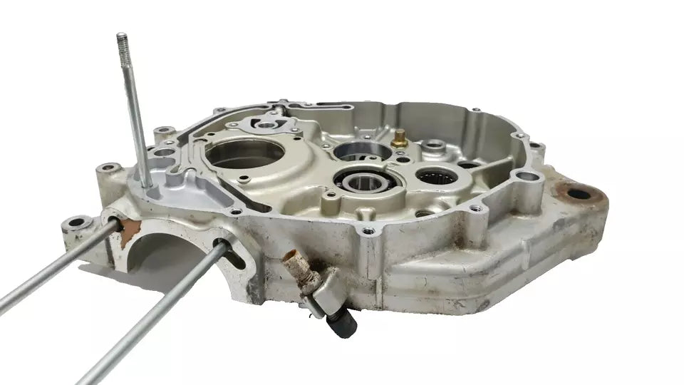 Carter moteur central droit Suzuki GN125 1982-2001 Réf : 11300-05305-000
