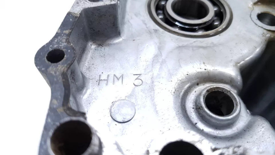 Carter moteur central gauche Honda CB 125T 1980 n°2 Réf 11200-399-000
