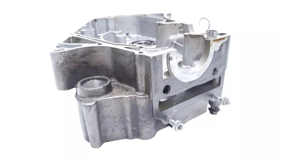 Carter moteur central gauche Hyosung Comet GT 125 2003 n°2
