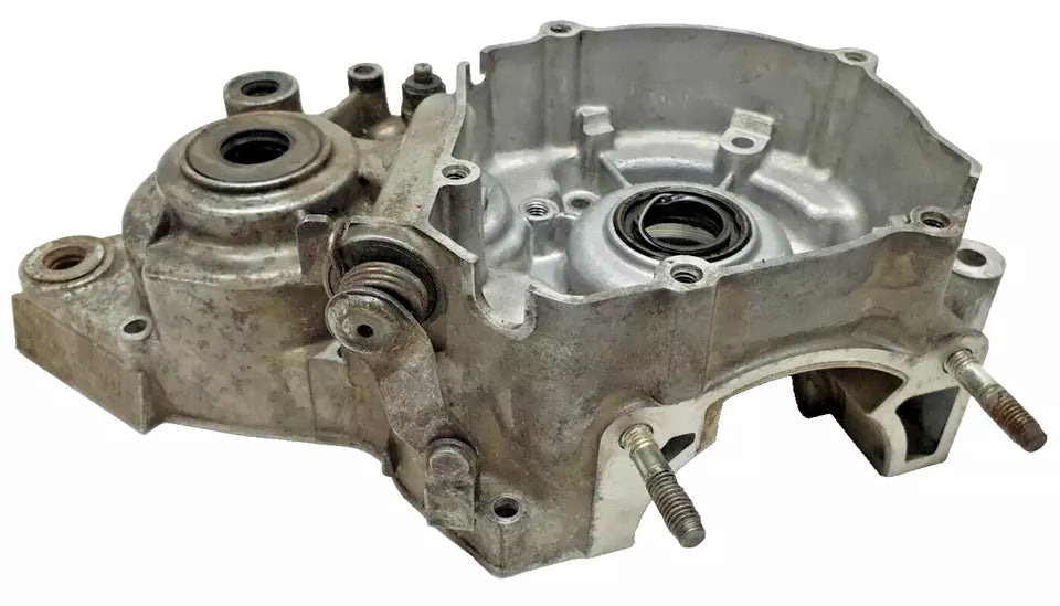 Carter moteur central gauche Yamaha DT125LC 1987 n°6 Réf : 10V-15111-01-00