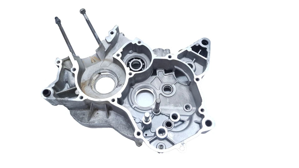 Carter moteur central droit Yamaha TZR 50 2008 n°3 Réf : 5WXE51501000