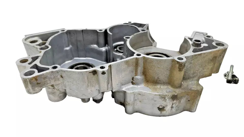 Carter moteur central gauche Yamaha DT125LC 1987 n°5 Réf : 10V-15111-01-00
