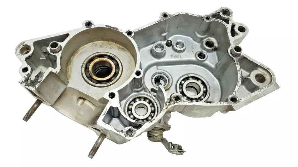 Carter moteur central gauche Yamaha DT125LC 1986 n°2 Réf : 10V-15111-01-00