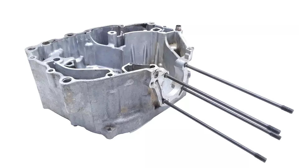 Carter moteur central droit Honda CB 125 T 1980 n°2 Réf : 11100-399-000