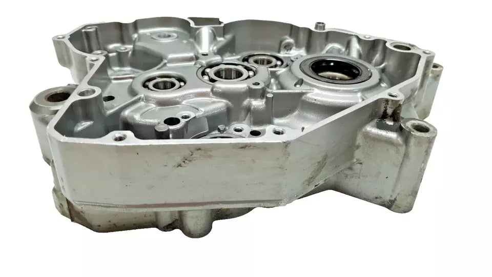 Carter moteur central droit Suzuki TSR 125 1994 Réf : 11300-03D00-000