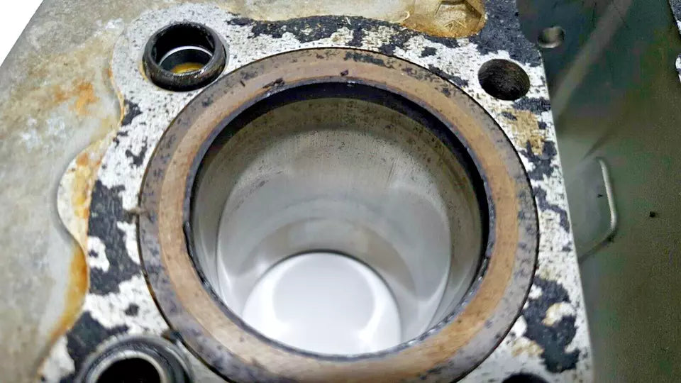 Cylindre & pistons 44mm Honda CM 125 T 1978-1981 Réf : 12100-399-000