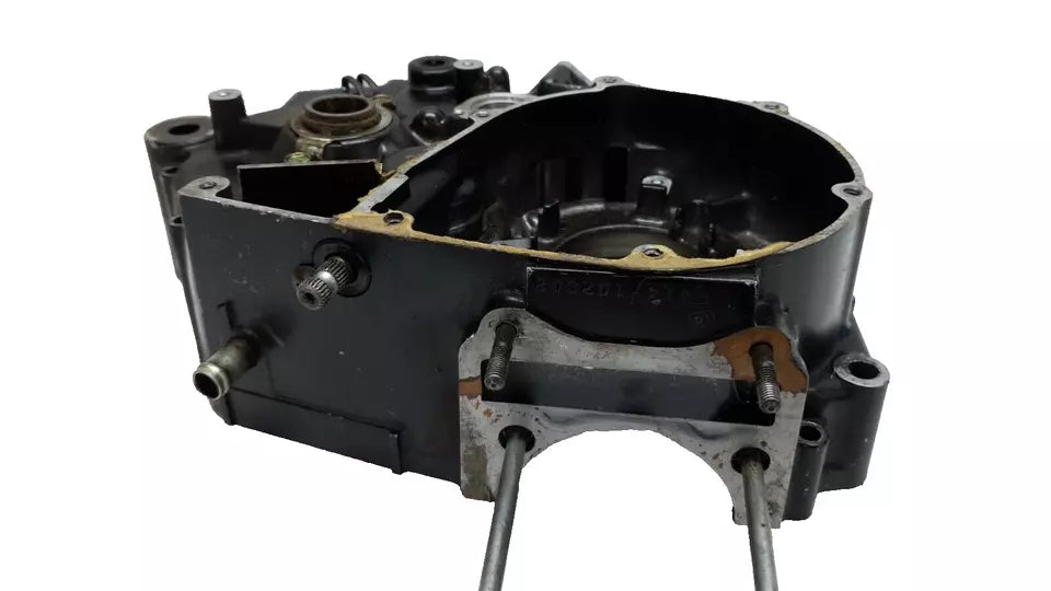 Carter moteur central gauche Suzuki 125 DR 1985 Réf : 11300-42A00-000