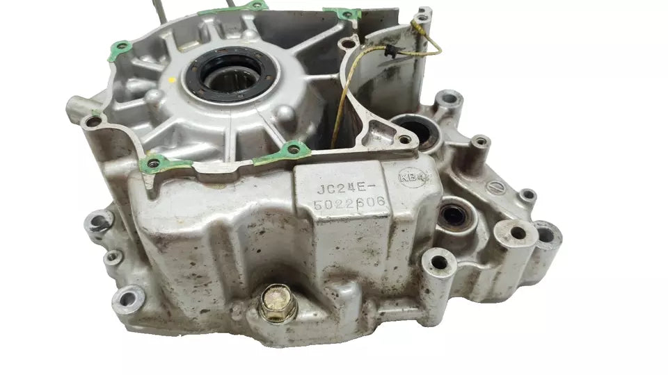 Carter moteur central gauche Honda CA 125 Rebel 1999 Réf : 11200-KC2-770