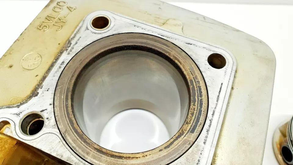 Cylindre et piston 54mm Yamaha YBR 125 2005 Réf : 5VL-E1310-00-00