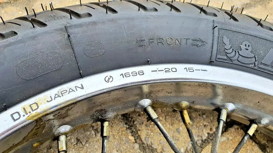Roue arrière Yamaha SR 125 1998 Réf : 3MW-25311-00-35