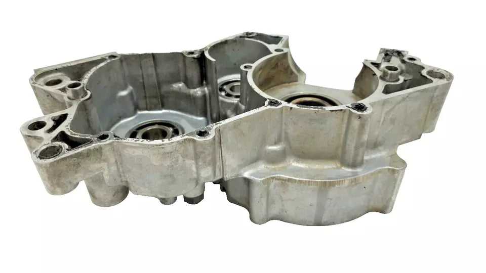 Carter moteur central gauche Yamaha DT125LC 1986 n°2 Réf : 10V-15111-01-00