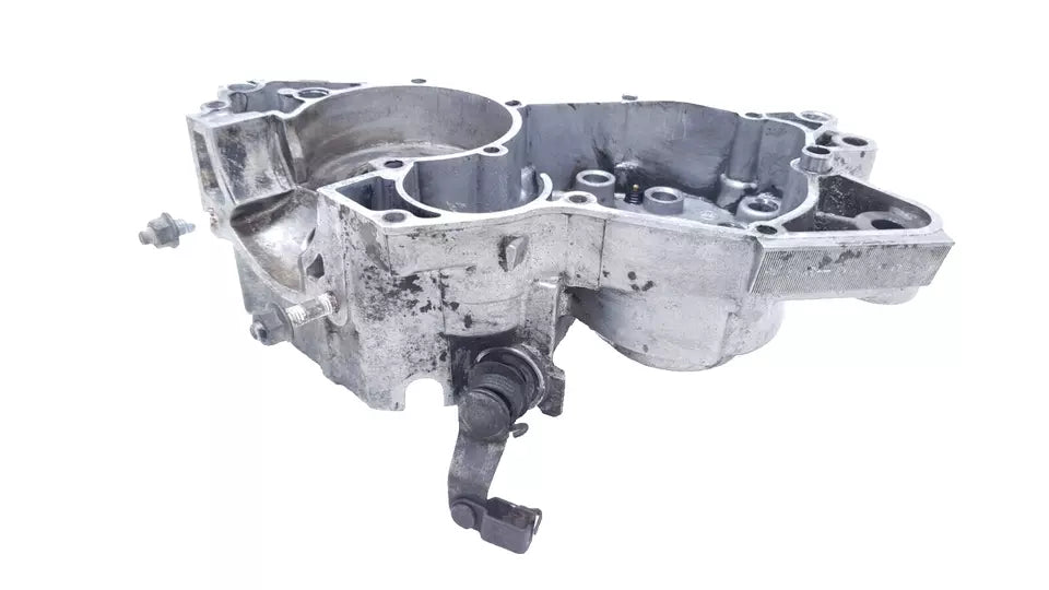 Carter moteur central gauche Yamaha DT125LC 1987 n°16 Réf : 10V-15111-01-00