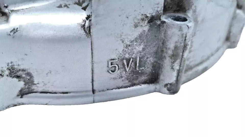 Carter moteur central gauche Yamaha YBR 125 2006 n°3 Réf : 5VL-E5111-10-00