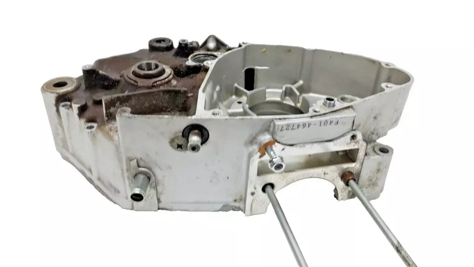 Carter moteur central gauche Suzuki TU-X 125 1999-2001 Réf : 11300-05305-000