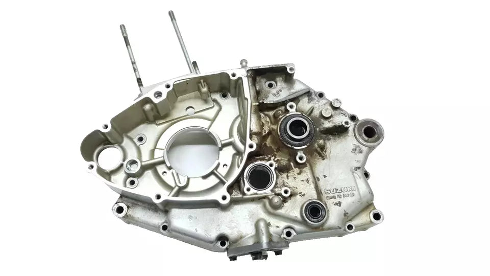 Carter moteur central gauche Suzuki GN125 1982-2001 Réf : 11300-05305-000