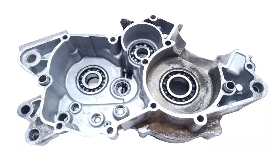 Carter moteur central gauche Yamaha DT125LC 1987 n°20 Réf : 10V-15111-01-00