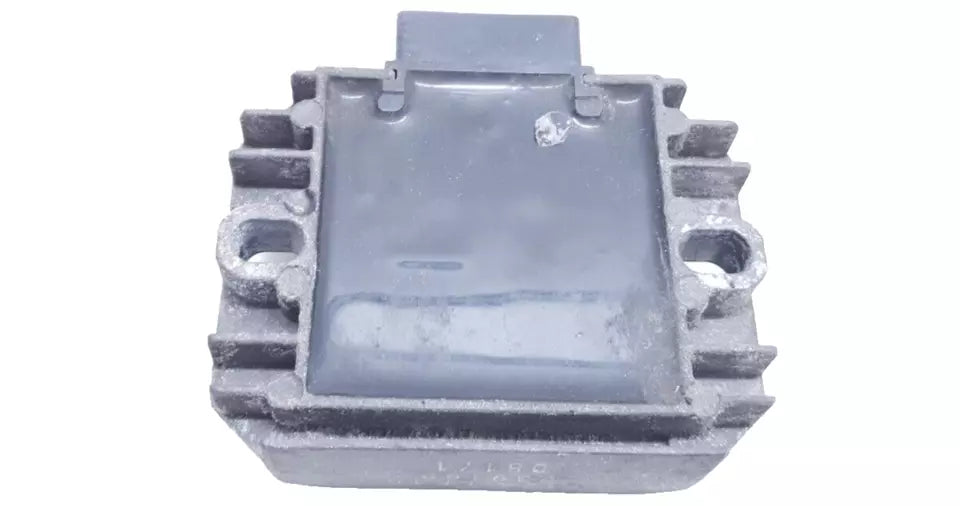 Régulateur de tension Yamaha YBR 125 2010 n°2 Réf : 4HM-81960-01