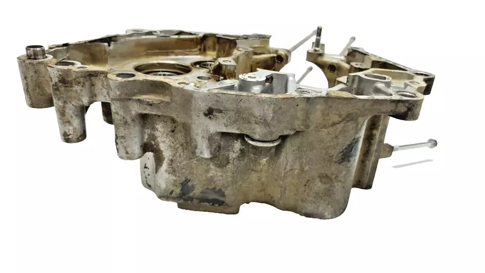 Carter moteur central G Honda CM 125 Custom 1986 Réf : 11200-KC2-000