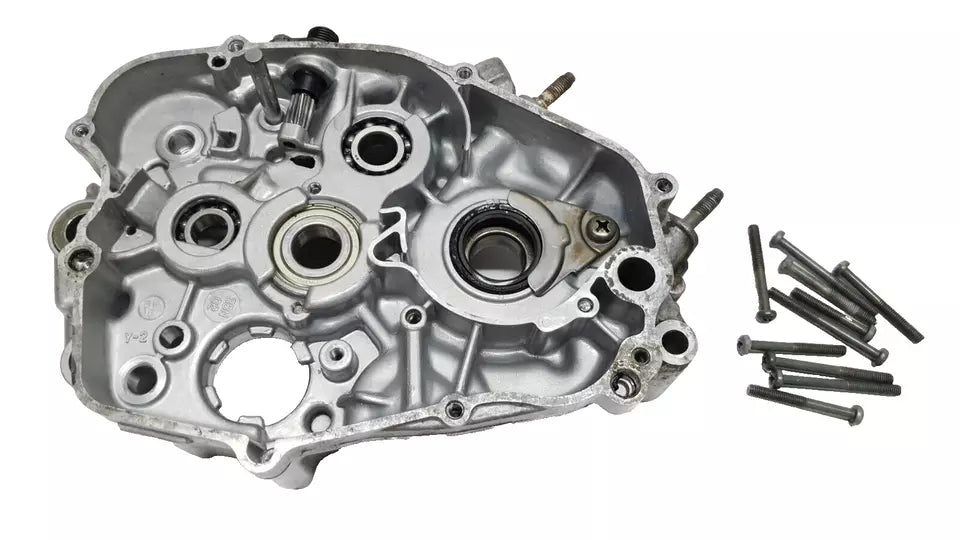 Carter moteur central droit Yamaha DT125R 1996 Réf : 3BN-15121-03-00