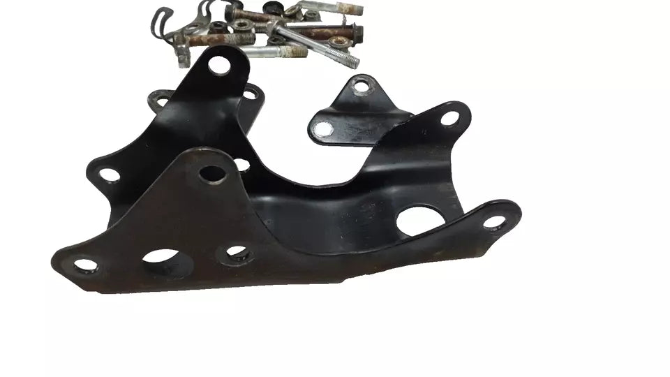 Supports moteur Suzuki GN 125 2001 Réf : 41992-05300-000