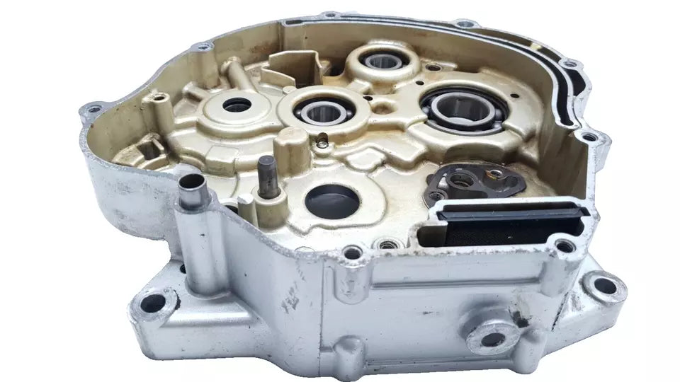 Carter moteur central droit Yamaha YBR 125 2006 n°3 Réf : 5VL-E5121-00-00