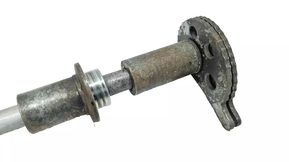 Axe de roue arrière Yamaha DT125LC 1987 n°10 Réf 37F-25381-00-00