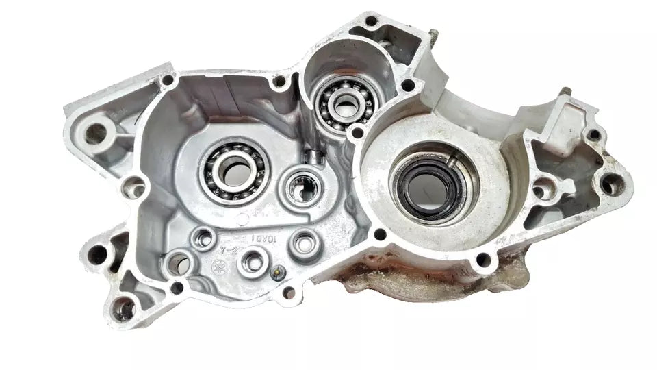Carter moteur central gauche Yamaha DT125LC 1986 n°3 Réf : 10V-15111-01-00