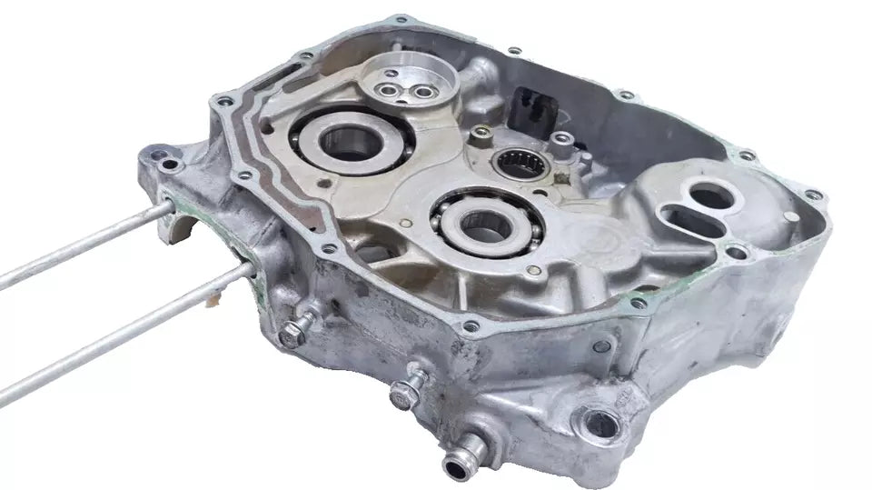 Carter moteur central droit Honda CLR 125 CityFly 2000 Réf : 11100-KFB-000