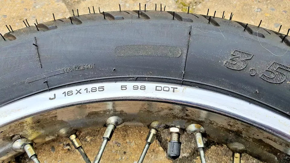 Roue arrière Yamaha SR 125 1998 Réf : 3MW-25311-00-35