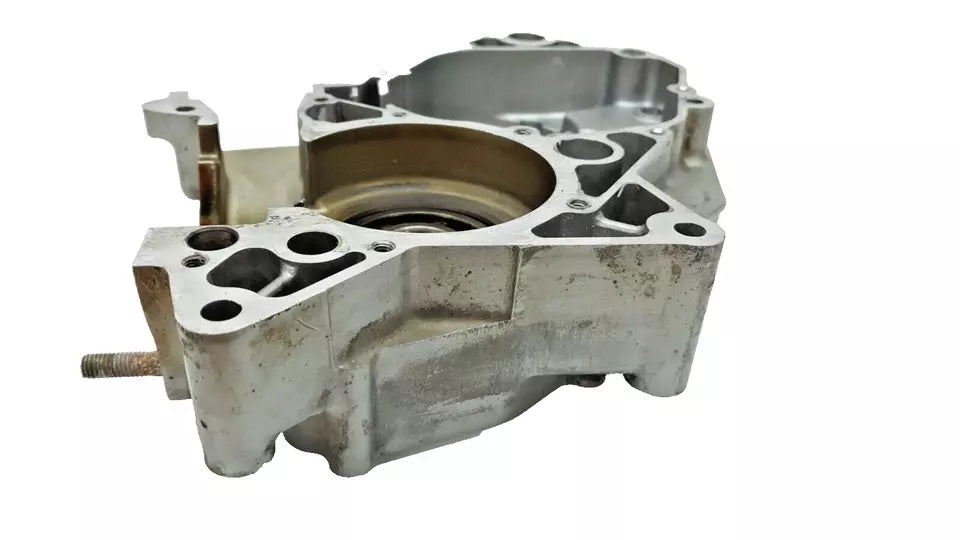 Carter moteur central droit Suzuki TSR 125 1994 Réf : 11300-03D00-000