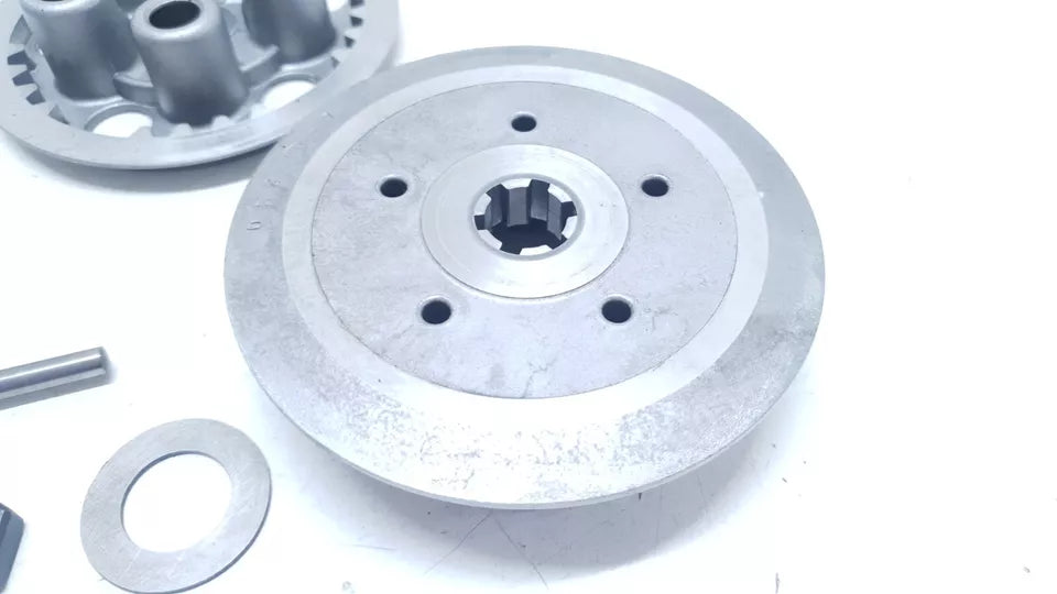 Embrayage incomplet Suzuki GN125 1982-2001 Réf : 21200-05853-000