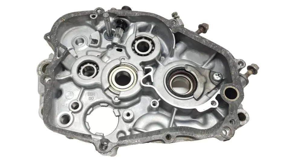 Carter moteur central droit Yamaha DT125R 1999 n°2 Réf : 3BN-15121-04-00