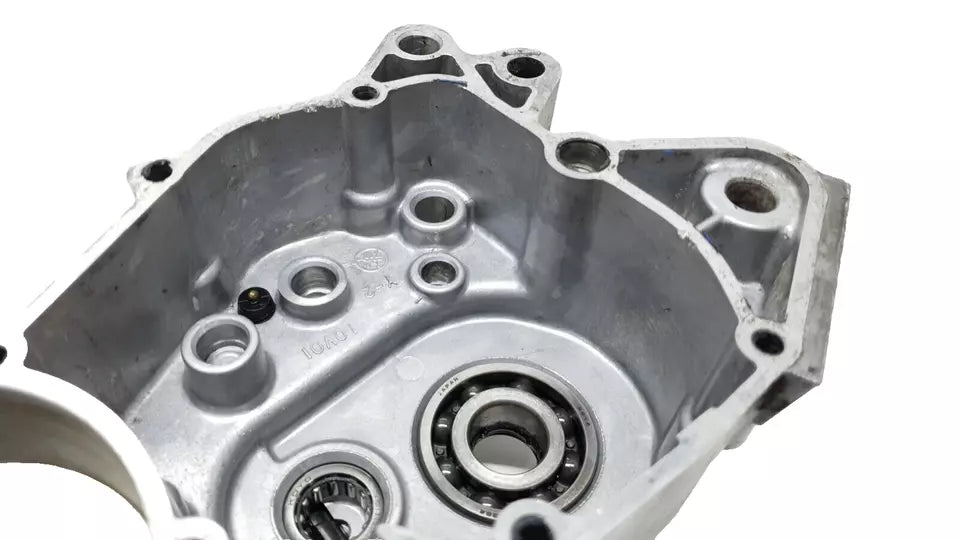 Carter moteur central gauche Yamaha DT125LC 1987 n°3 Réf : 10V-15111-01-00