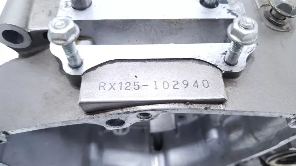 Carter moteur central gauche Hyosung XRX 125 2006