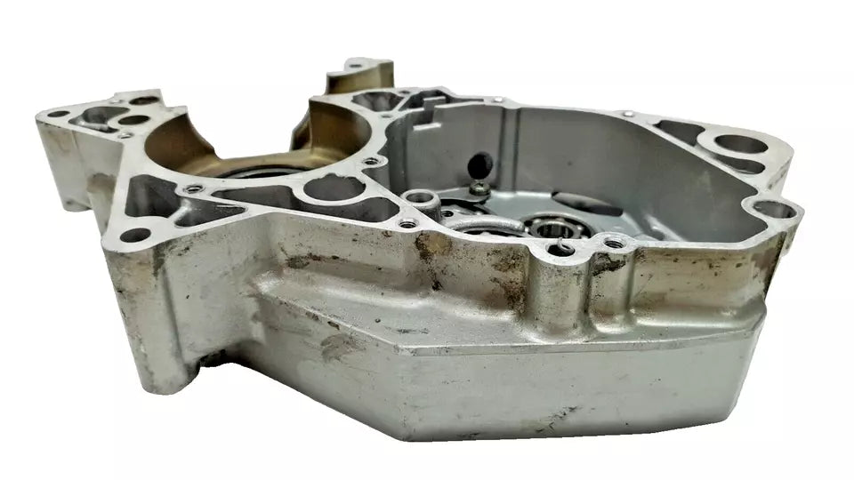 Carter moteur central droit Suzuki TSR 125 1994 Réf : 11300-03D00-000