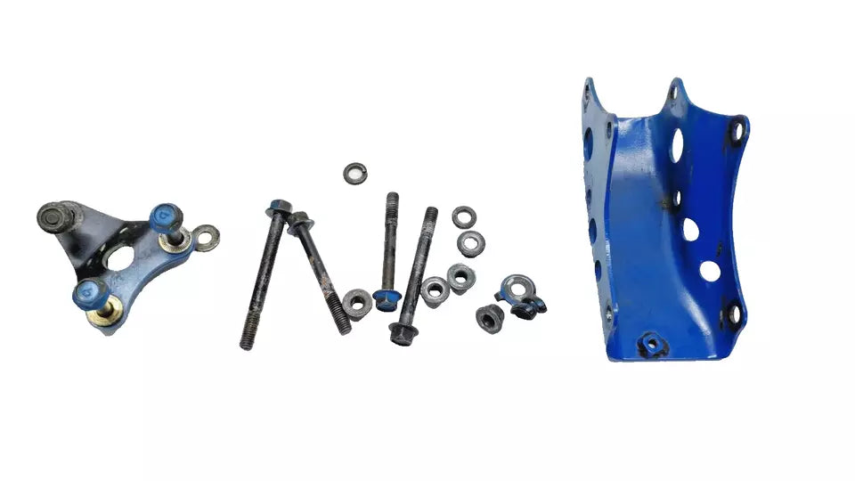 Supports moteur Suzuki 125 DR 1985 Réf : 41992-05200-019